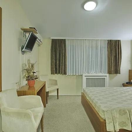 Knez Motel 3*
